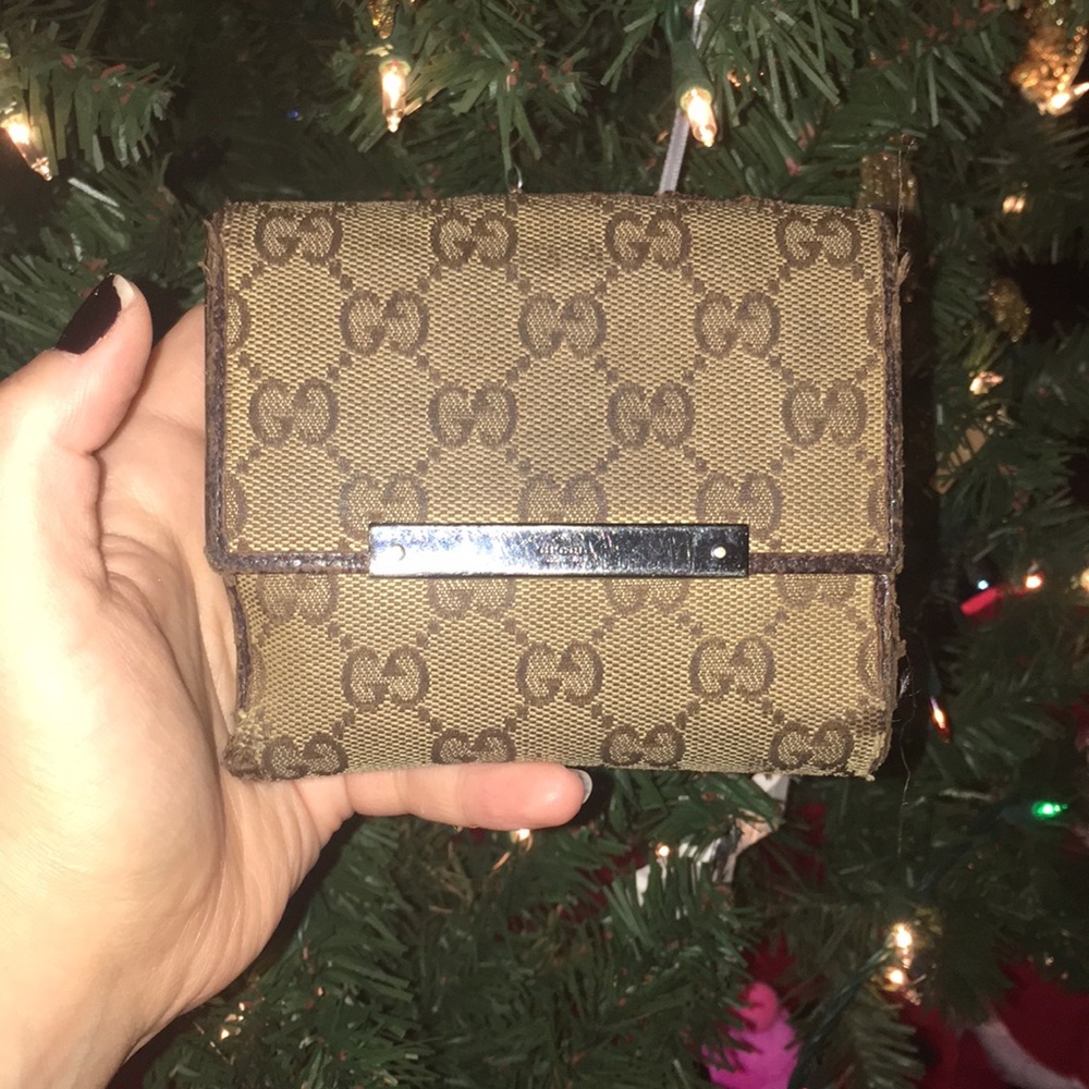 Authentic Gucci wallet